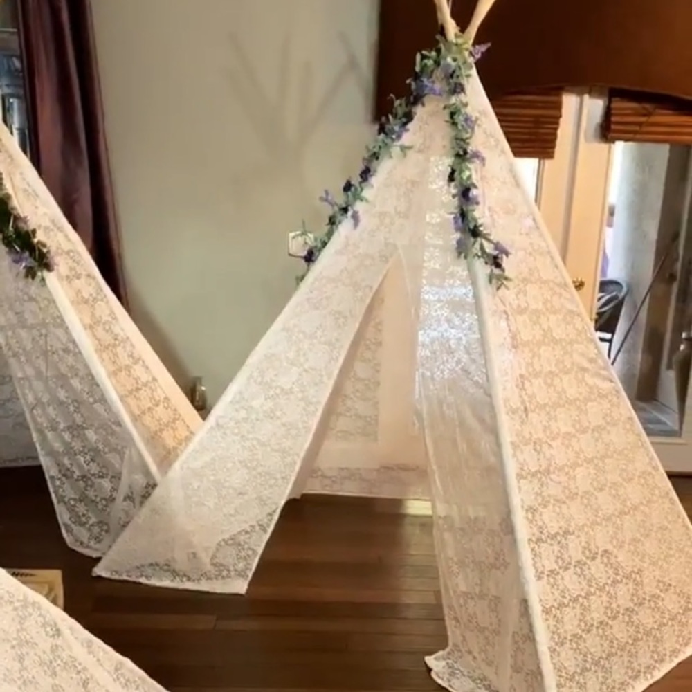 Lace luxury teepee with 5 poles